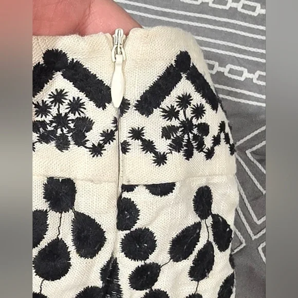 Zara High Waisted Embroidered Black And White Scalloped Hem Shorts Size Small - Picture 5 of 9